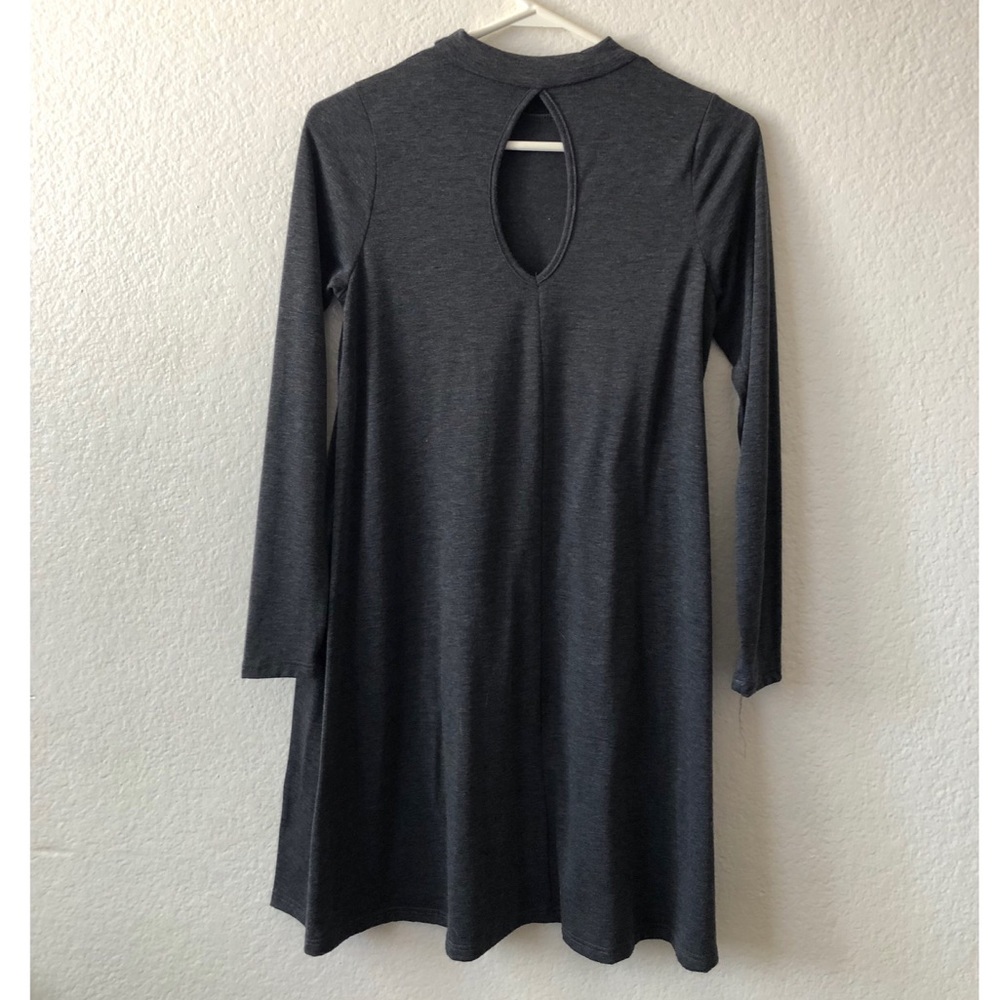 Long sleeve keyhole-back dress